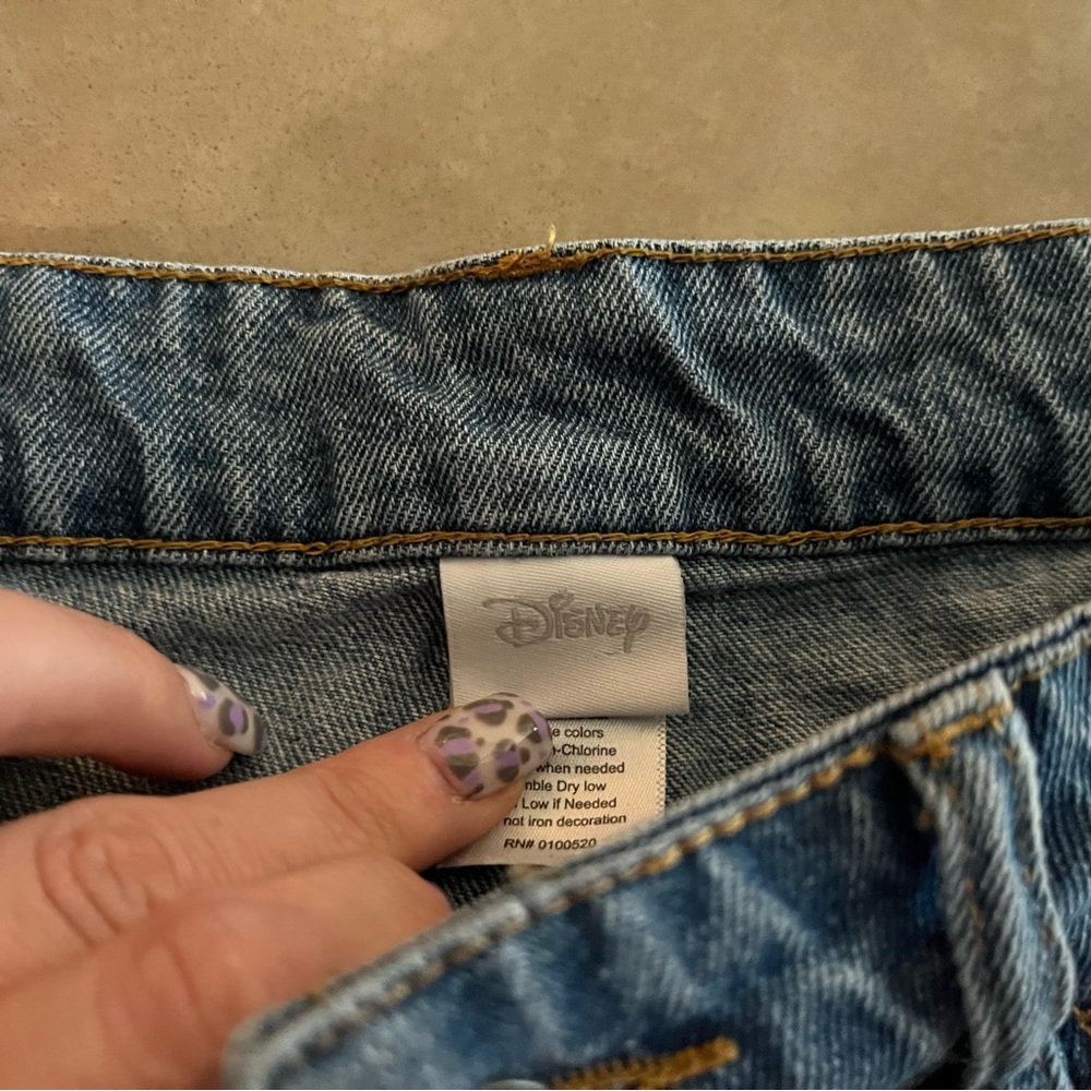 Disney Alice in Wonderland Jean Cutoff Shorts - Picture 4 of 5
